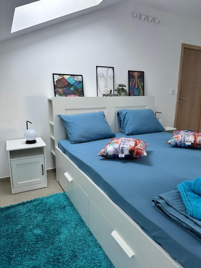 Blue Central Apartment Veliko Tărnovo Esterno foto